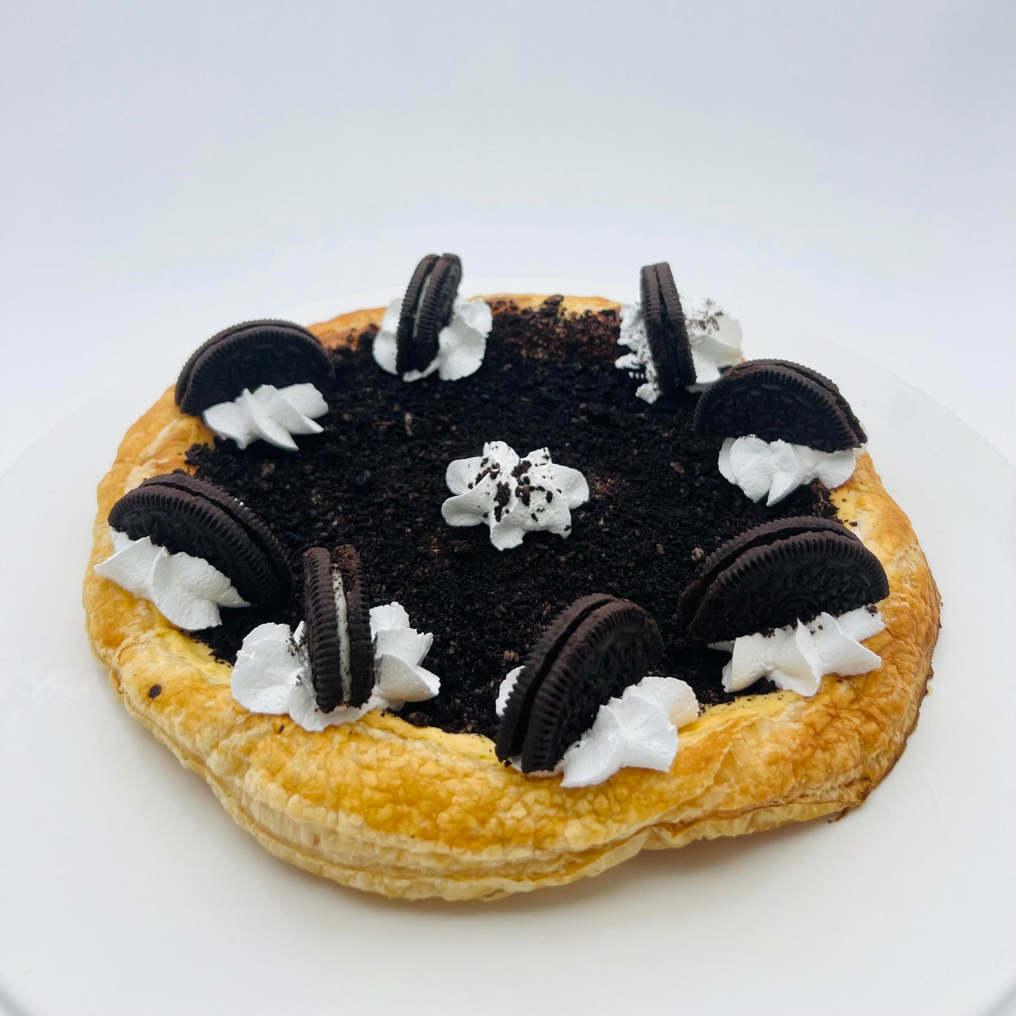 Cookies and Cream Pastry Pizza