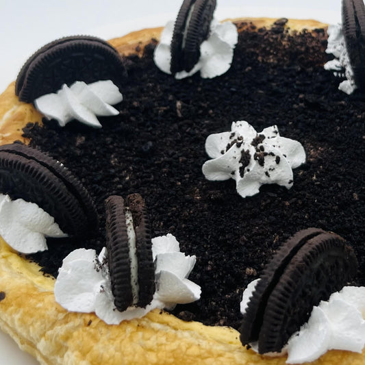 Cookies and Cream Pastry Pizza